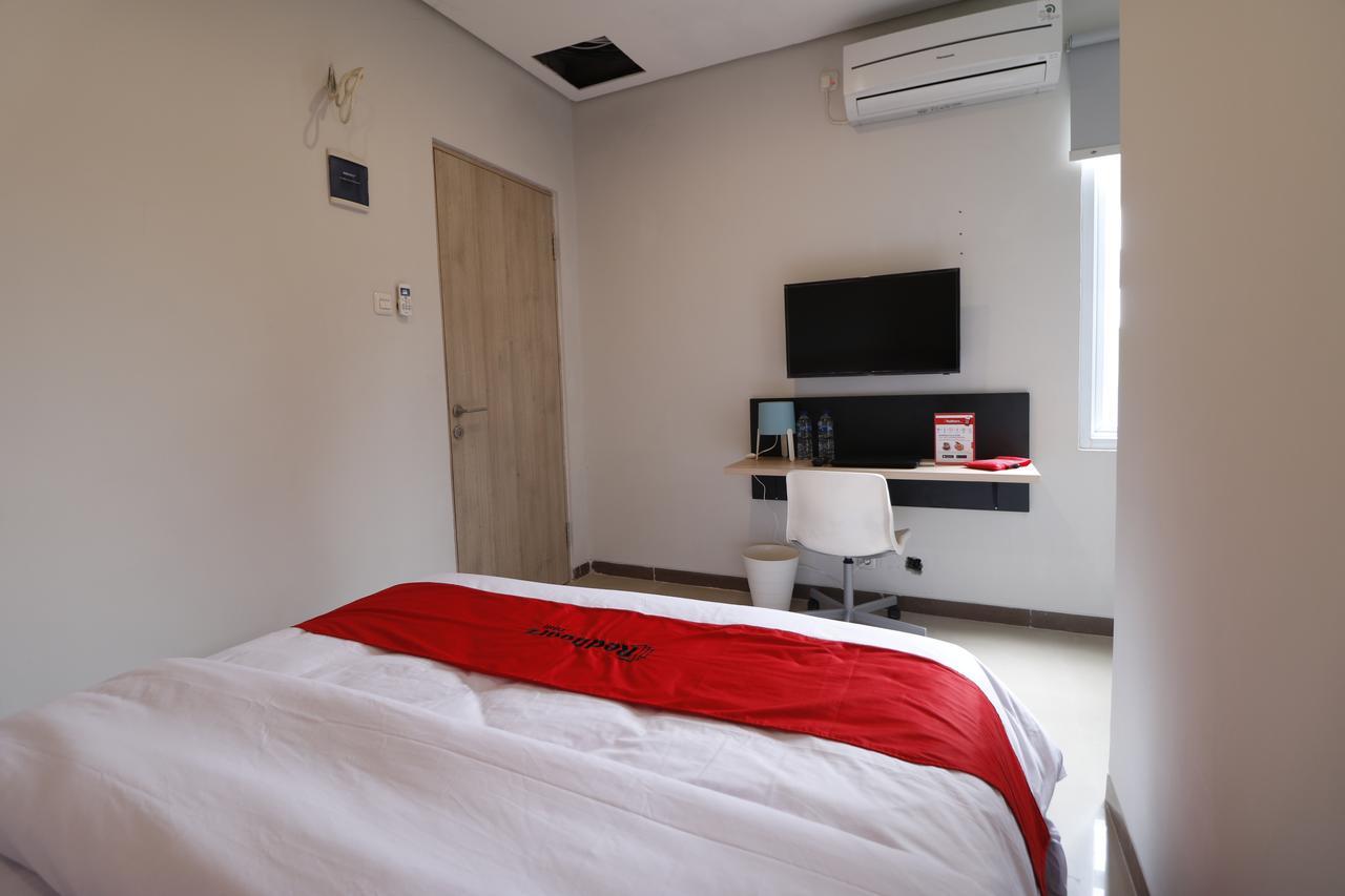 Reddoorz Plus Near Mall Pondok Indah Jakarta Exteriér fotografie