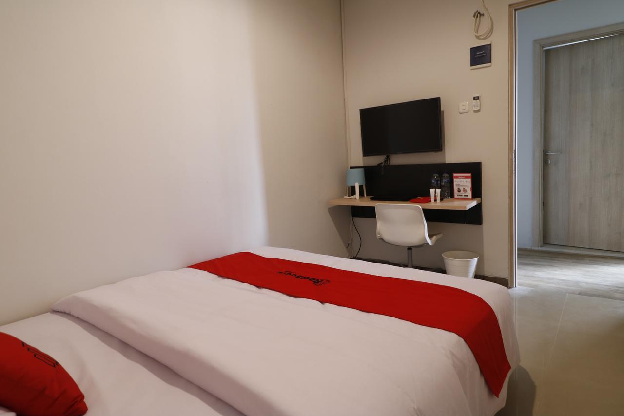Reddoorz Plus Near Mall Pondok Indah Jakarta Exteriér fotografie