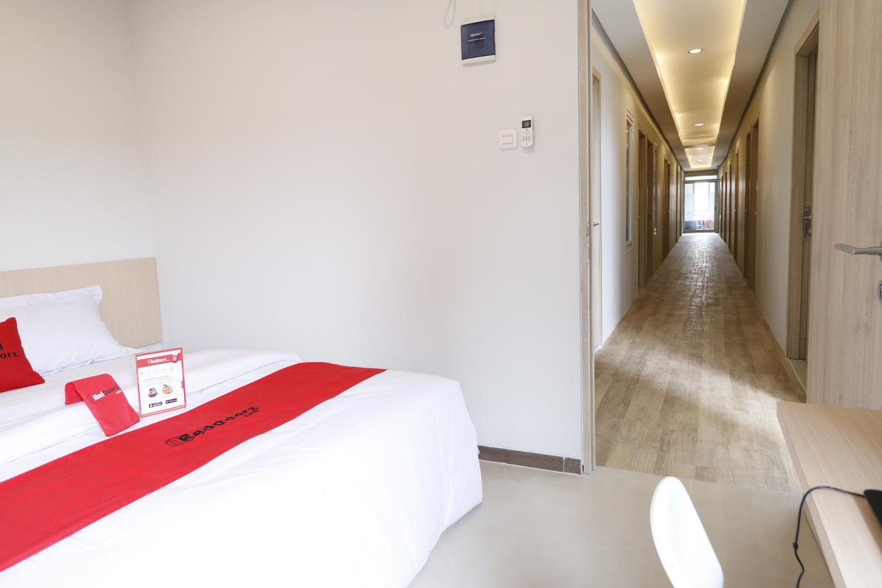 Reddoorz Plus Near Mall Pondok Indah Jakarta Exteriér fotografie