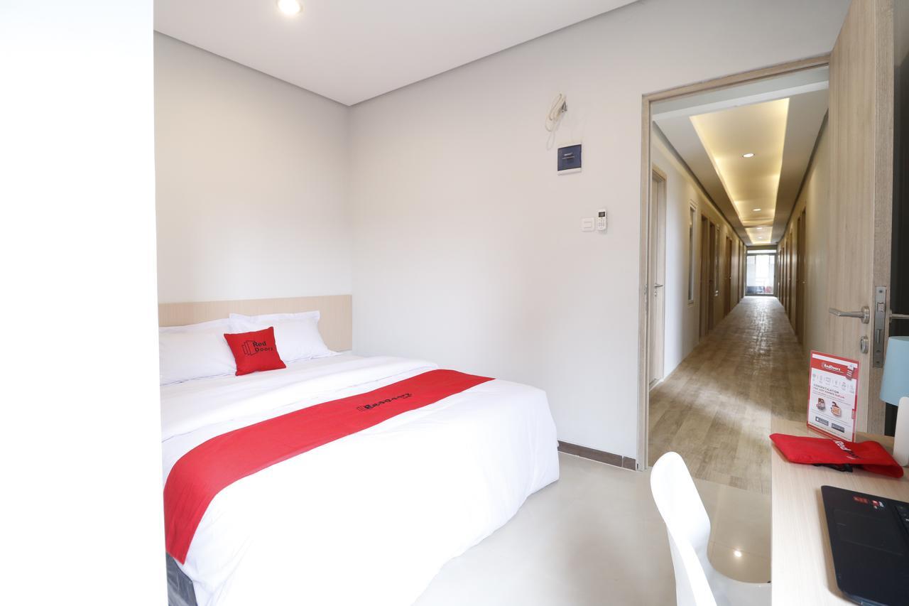 Reddoorz Plus Near Mall Pondok Indah Jakarta Exteriér fotografie