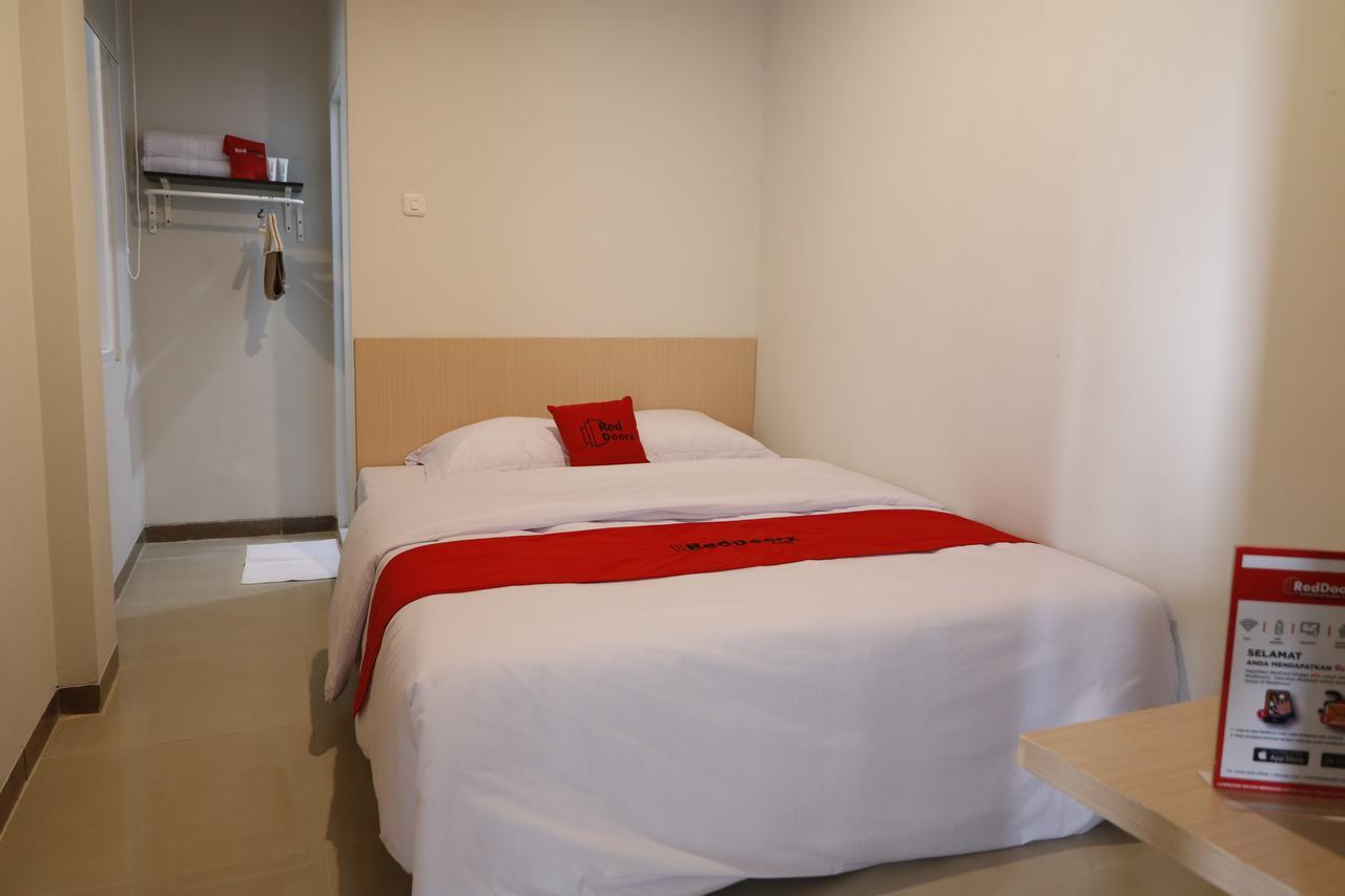 Reddoorz Plus Near Mall Pondok Indah Jakarta Exteriér fotografie