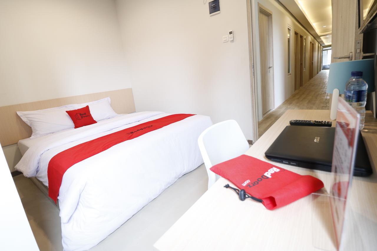 Reddoorz Plus Near Mall Pondok Indah Jakarta Exteriér fotografie