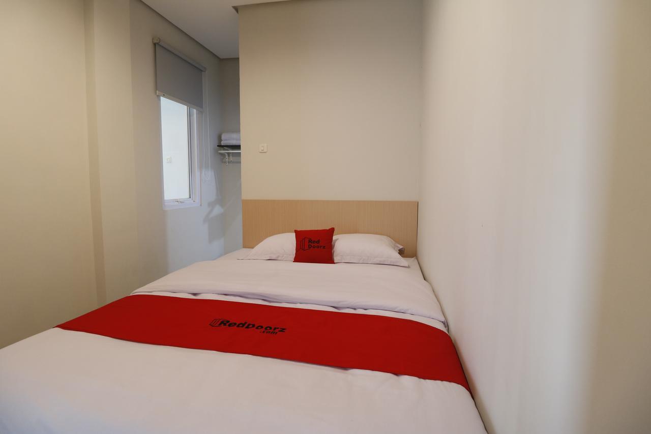 Reddoorz Plus Near Mall Pondok Indah Jakarta Exteriér fotografie
